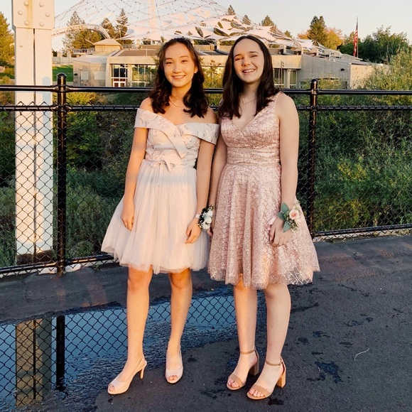 Sparkly Homecoming Dress! - Picture 2 of 6